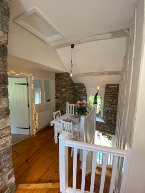 Cosy Llangynidr apartment